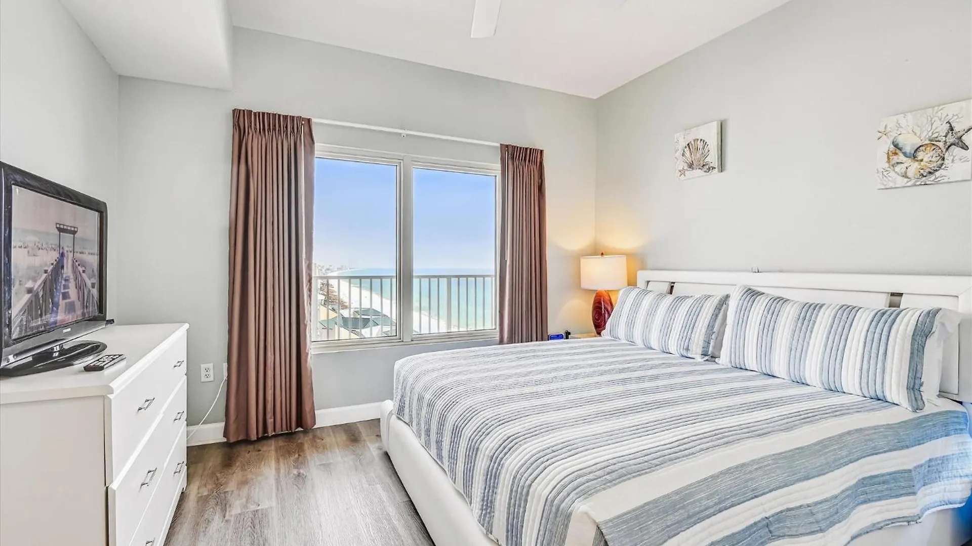 Shores Of Panama 2025 - 1 Bedroom Bunks Sleeps 6, Reserved Parking, Free Fun! Condo Panama City Beach 0*,  United States